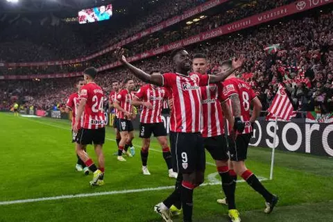 "الشقيقان" ويليامز يقودان أتلتيك بيلباو للتأهل لنهائي كأس ملك إسبانيا 